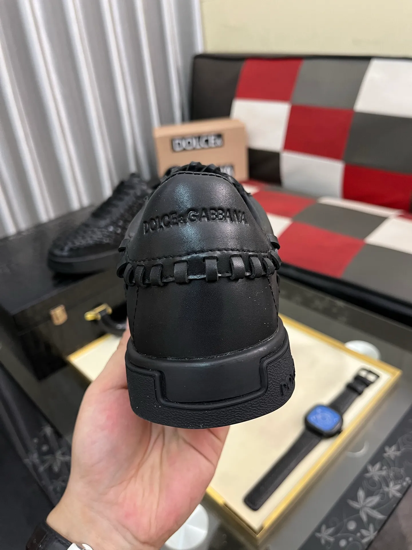 Men's shoes 💰458⌚️⌚️DG's latest popular casual shoes 🔥🔥, the tongue has the brand's iconic details, and the combination of silk cowhide and cow suede enhances the style. Fashionable and versatile, it can complement any look. Create an exquisite design with unique dynamic vitality and modern atmosphere, showing modern elegance. Size: 38-463️⃣Colors available